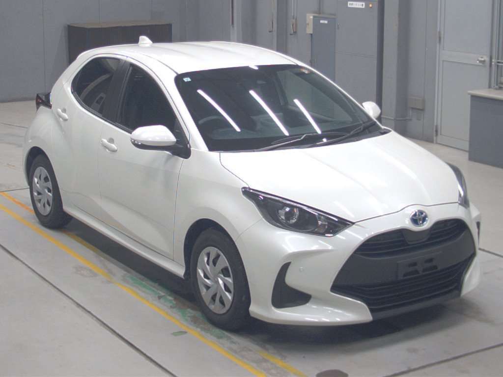 2022 Toyota Yaris 1.5 Hybrid Automatic Hatchback from Japan