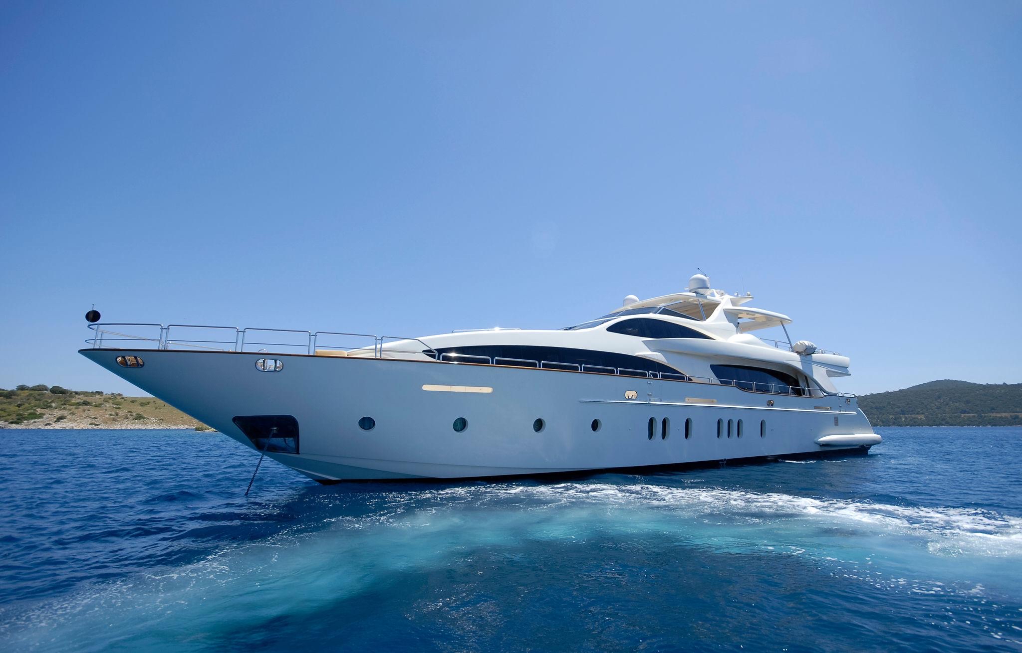 Luxury Motor Yacht- twin Caterpillars